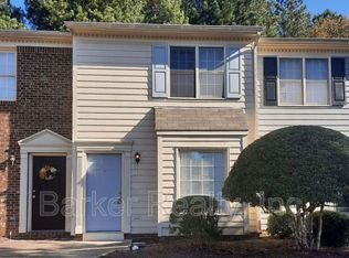 2942 Faversham Pl, Raleigh, NC 27604