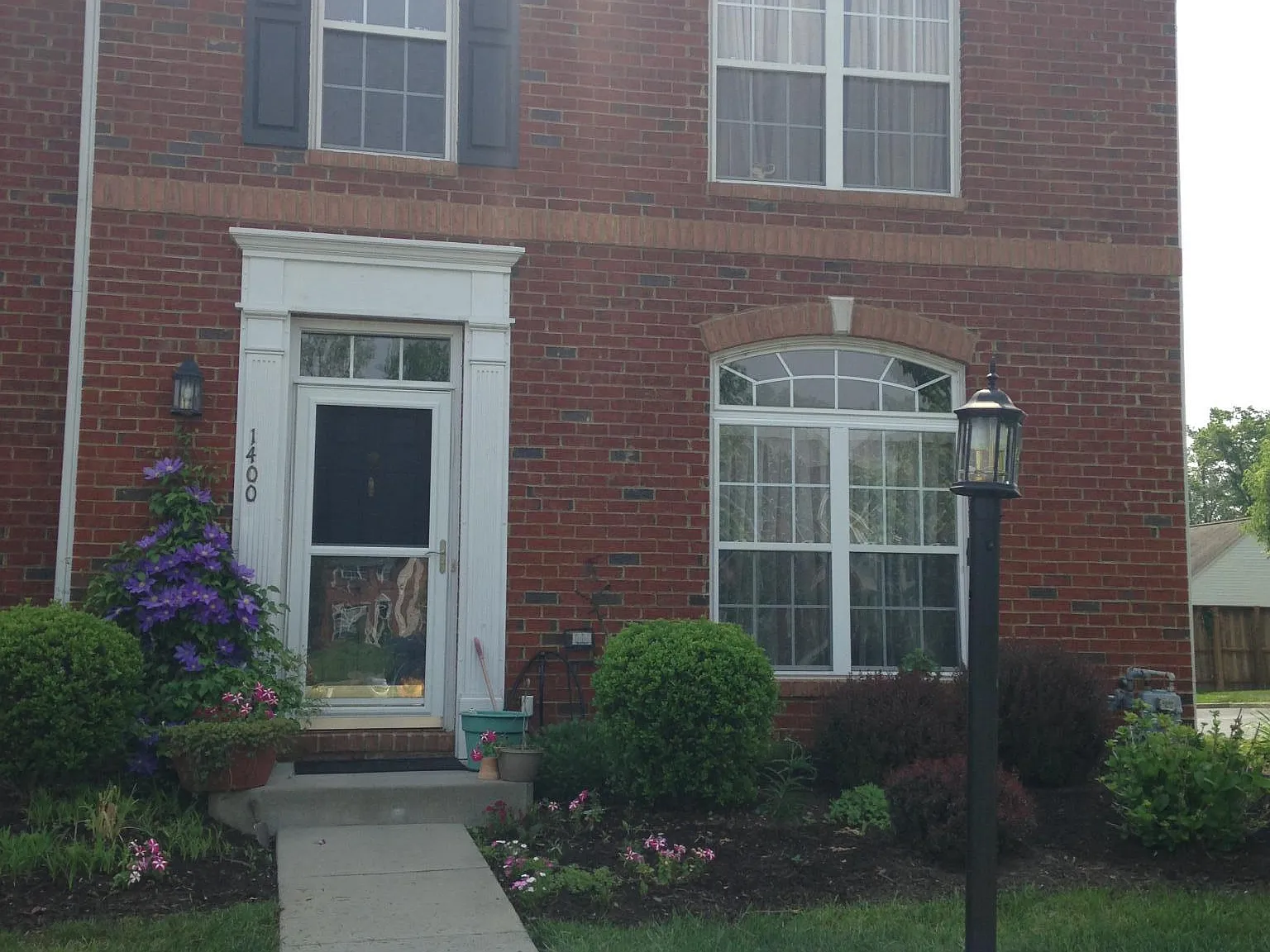 3 bed, 2.5 bath, 1860 sqft, $2,450 — Photo 2