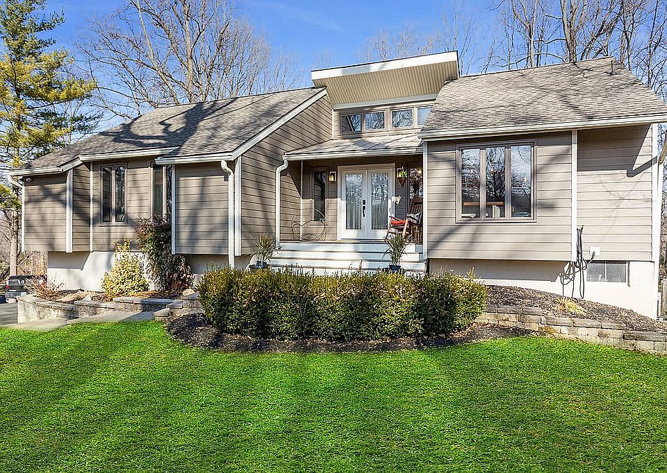 1st image of 456 Shamona Cir