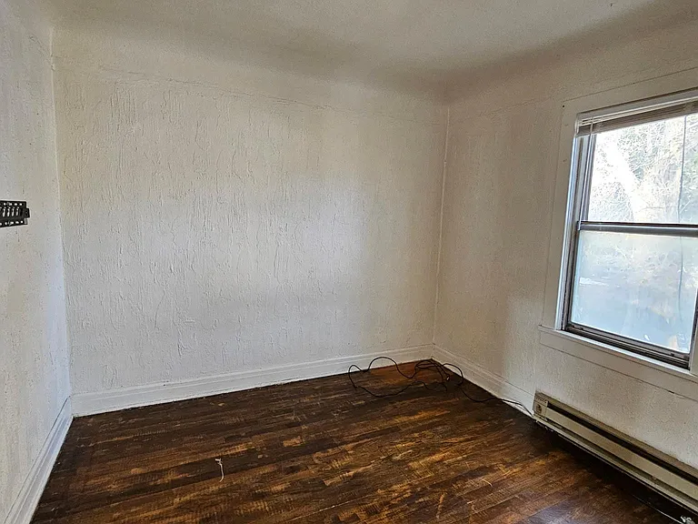 110 7th St #5 — Photo 7