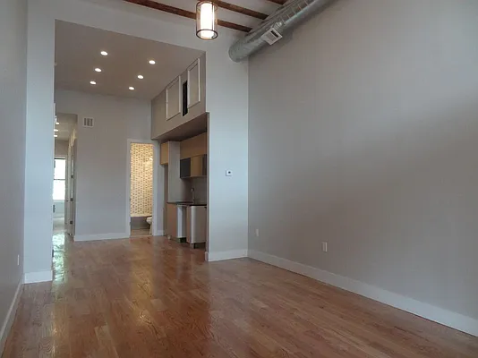 Rented by Blue Egg Realty Corp | media 57