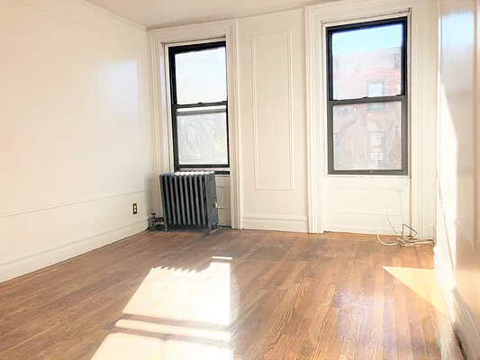 Rented by ZealEstate Group Inc | media 9