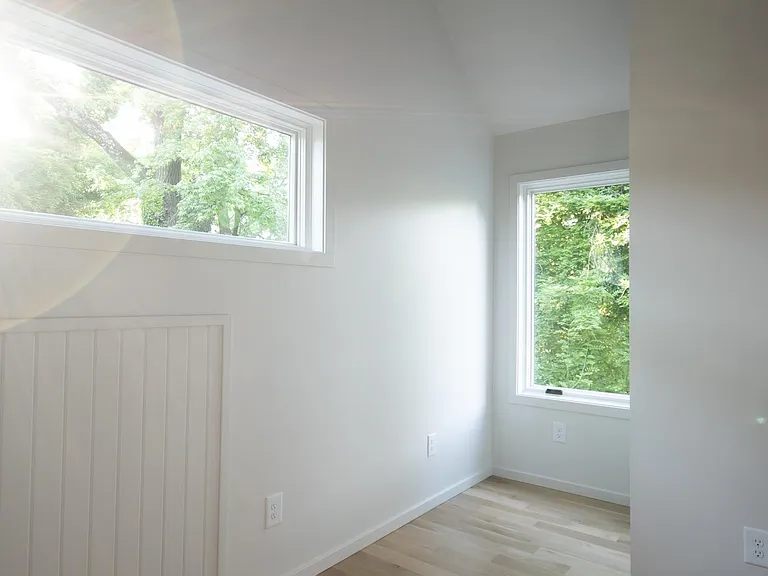 297 Morton Ave #BACK HOUSE — Photo 42