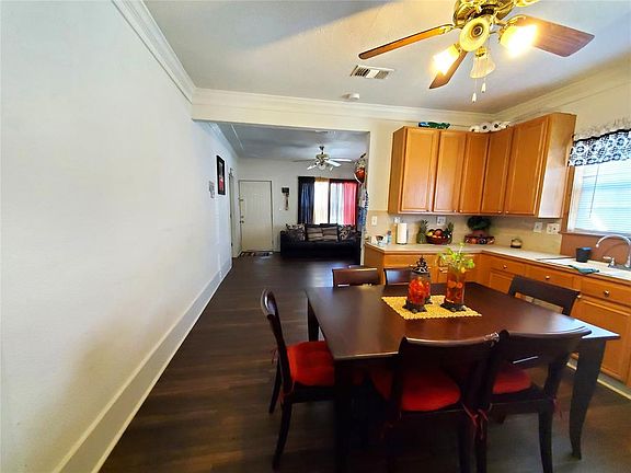 5th image of 306 W Leland Ave