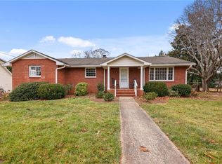 520 Gatewood Dr, Winston Salem, NC 27104