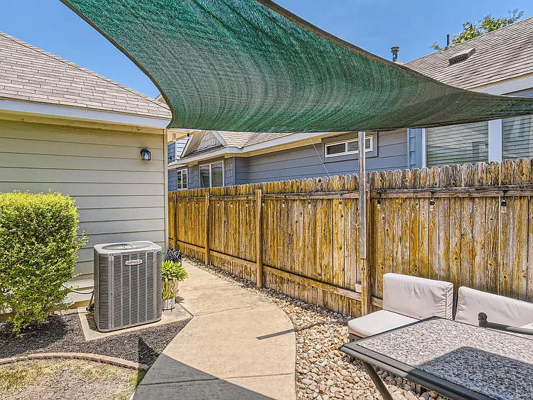 118 Preston Trl — Photo 23