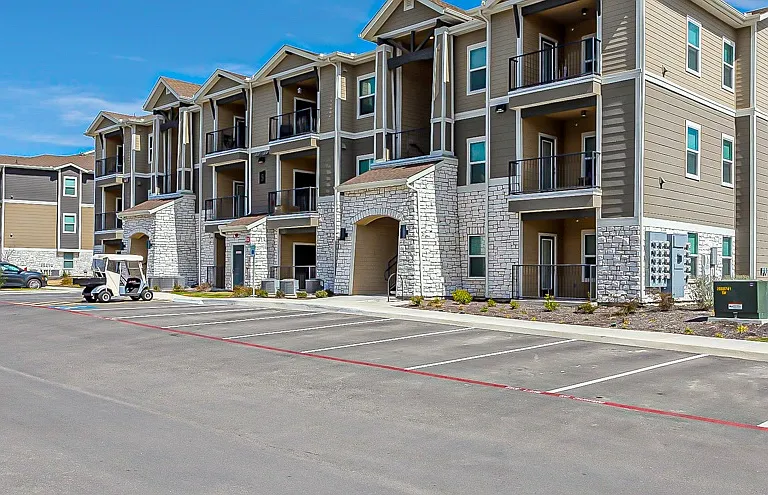 Paragon Westover Hills Apartments — Photo 17
