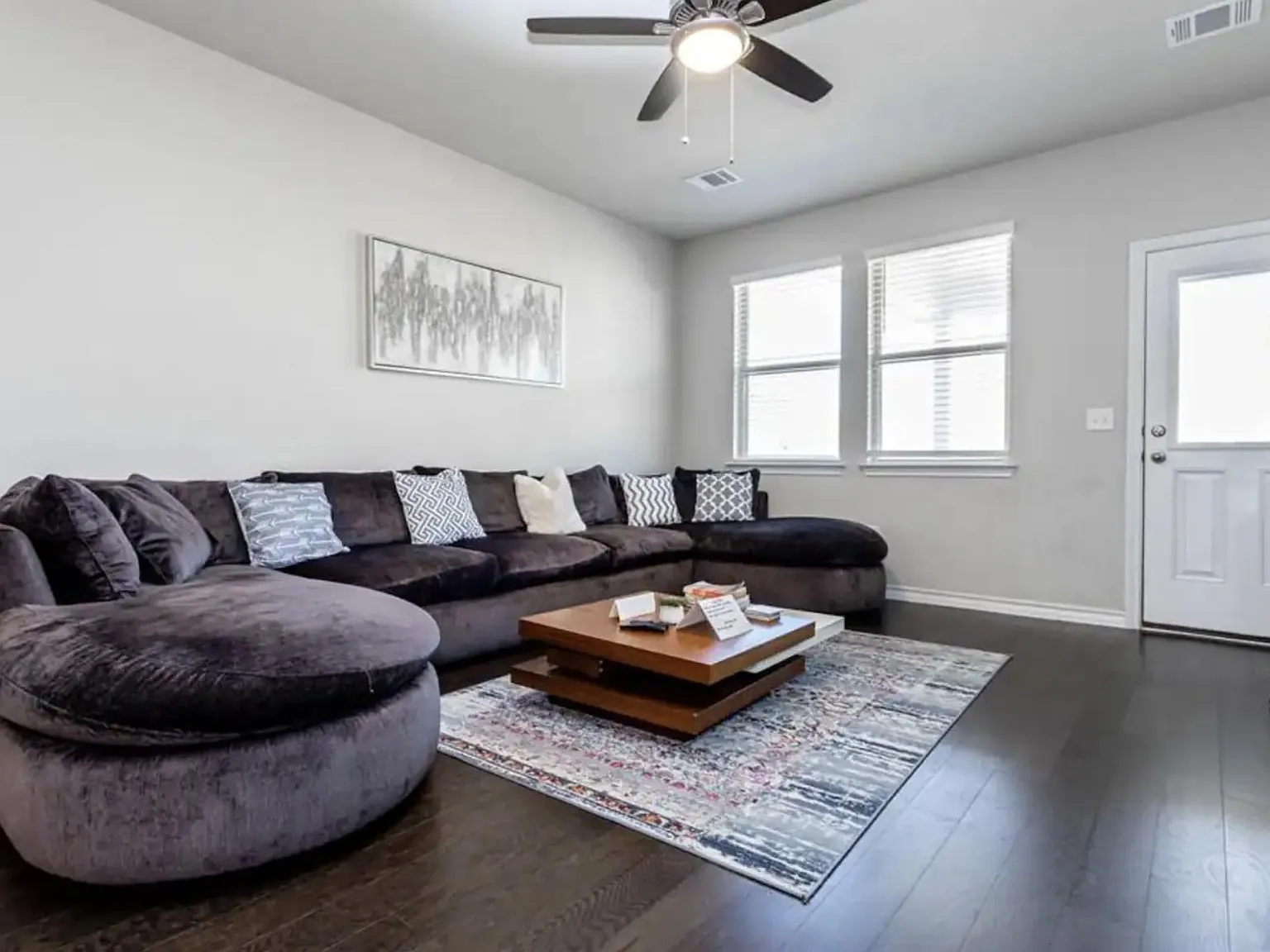 7516 Saginaw Dr — Photo 2