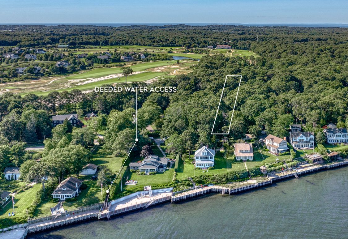 6825 Peconic Bay Blvd, Laurel, NY 11948 Out East