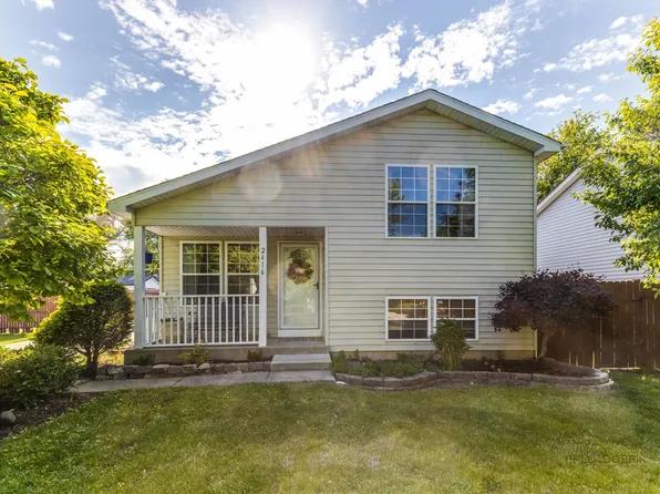 2416 N Elmwood Ave, Waukegan, IL 60087