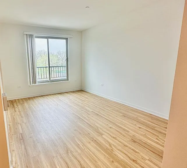 One Fifty Seven Oak Forest — Photo 13