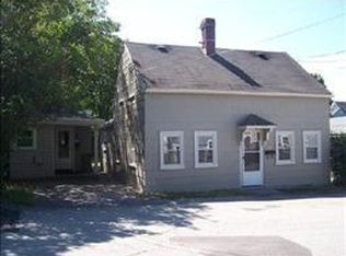 51 Queen St, East Greenwich, RI 02818