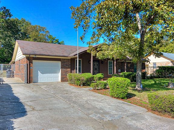 2nd image of 3735 Woodcock Dr