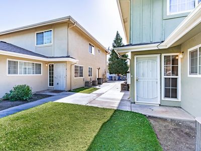 455 W Alamos Ave APT 3, Clovis, CA, 93612