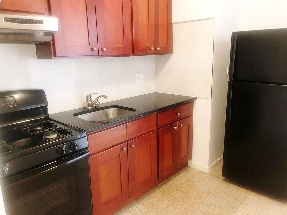 1st image of 25-24 Broadway #3FF