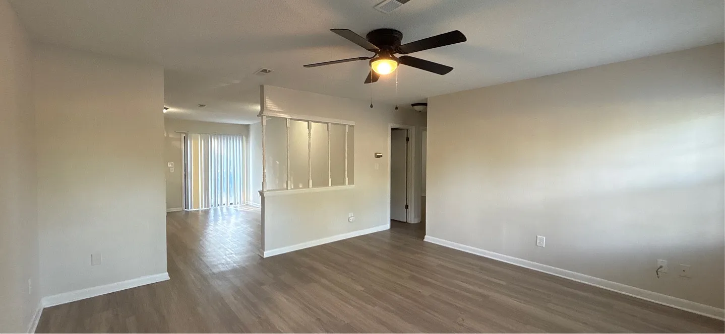 1309- B Ireland Drive - B — Photo 3