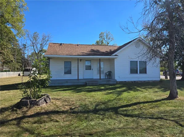 318 S Bush Brothers Drive, Augusta, WI 54722
