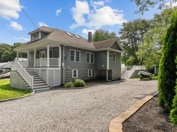 59 Sunset Ave, Westport, MA 02790