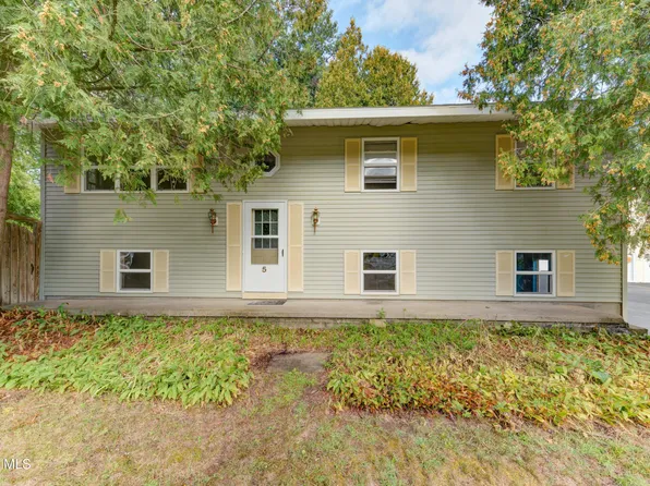 5 Deerleap Place, Saratoga Springs, NY 12866