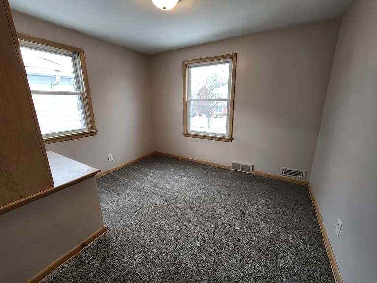 2413 Elmdale Rd — Photo 14