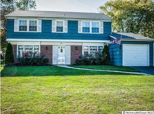 30 Beacon Ln, Aberdeen, NJ 07747