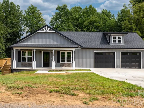 128 Buck Shoals Cir, Hudson, NC 28638