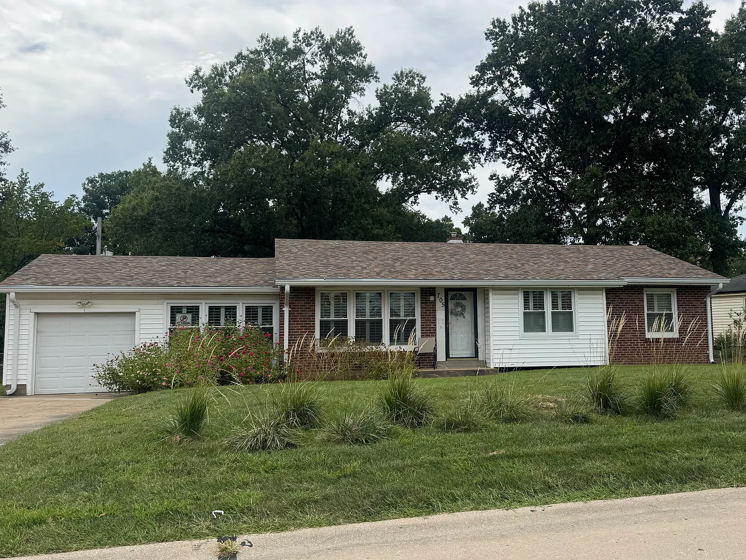 3 bed, 1142 sqft, $2,500 — Photo 1