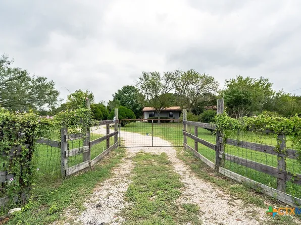 8562 Old Lockhart Hwy, Buda, TX 78610