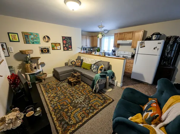8 Kossuth St #202, Biddeford, ME 04005