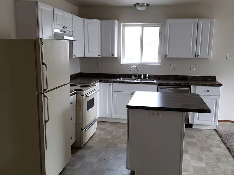 1180 Dodds Dr #1-4 — Photo 1