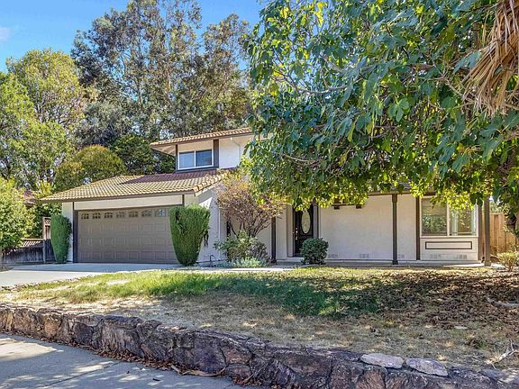 3rd image of 654 Calpella Dr