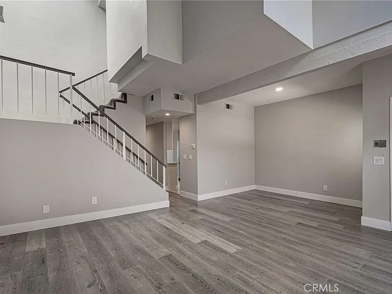 6323 Reseda Blvd #2 — Photo 2