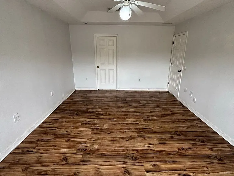 205 Golf Aire Blvd — Photo 11