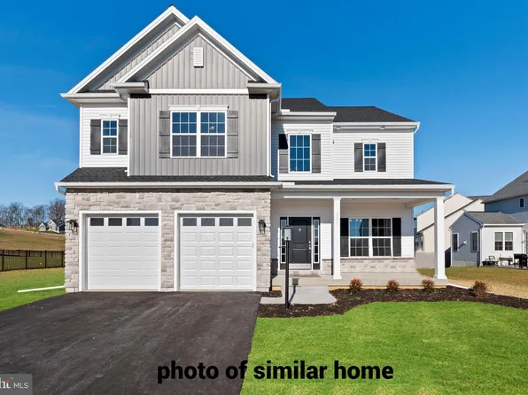 210 Red Maple Dr, Etters, PA 17319