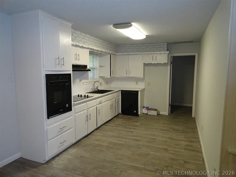 2312 W 44th St — Photo 6