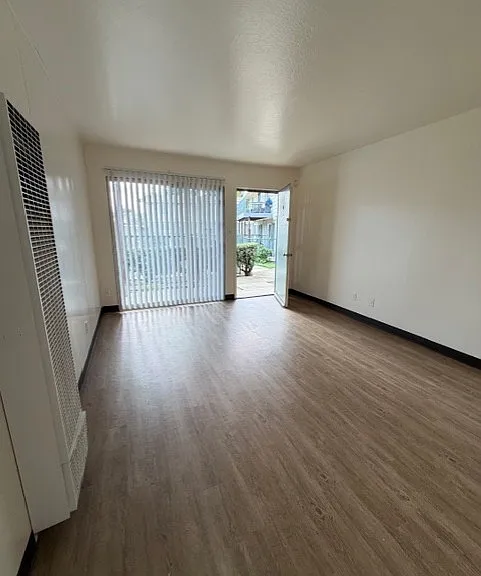 Montgomery Country Club Apartments — Photo 8