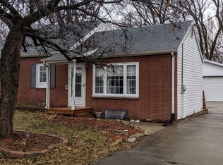 5655 SE Circle Dr, Carlisle, IA 50047