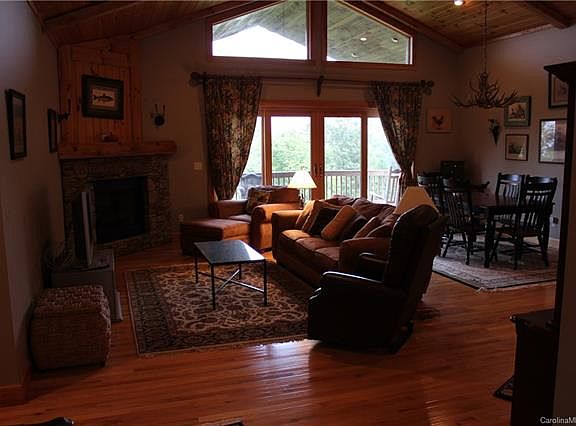 5th image of 140 Upper Lookout Dr