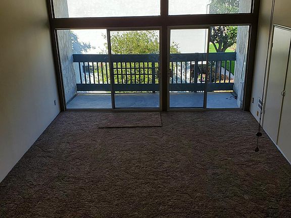 2nd image of 607 S Prospect Ave Unit 302
