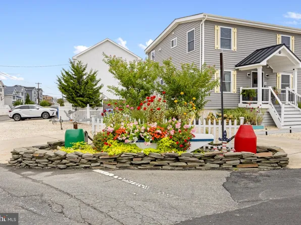 4 Weaver Dr, Manahawkin, NJ 08050