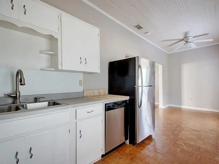 611 Nelray Blvd #A — Photo 28