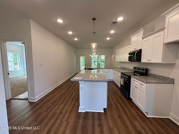 3rd image of 7187 Hickory Hollow Rd