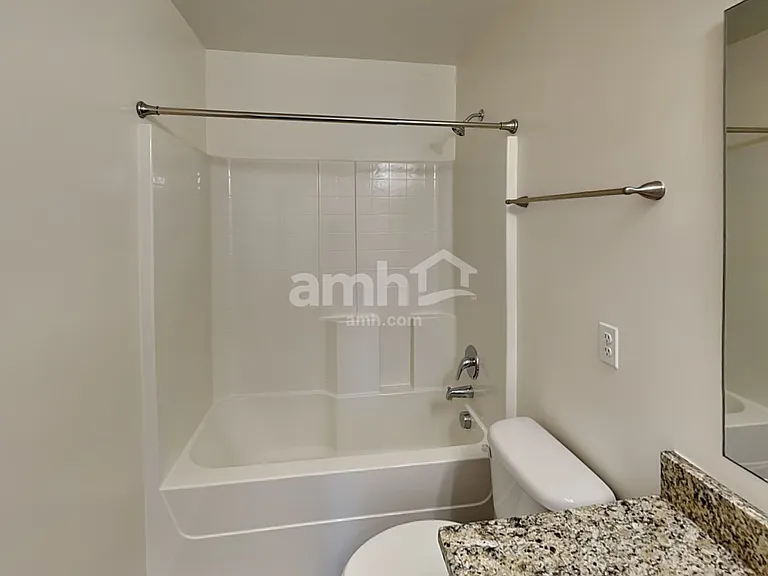 320 Abbey Ave — Photo 14
