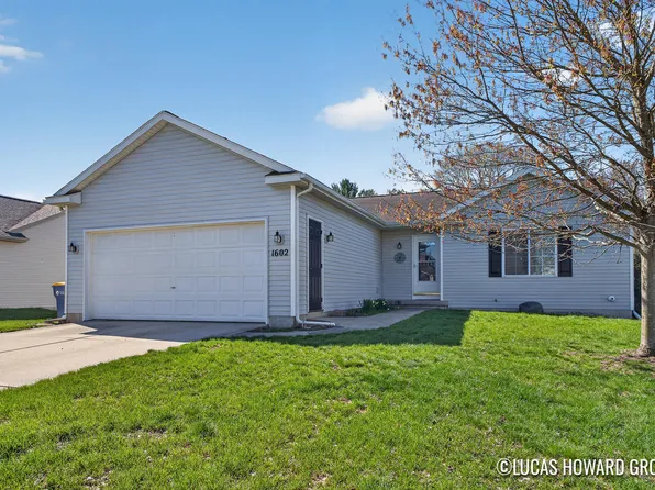 1602 Northbend Dr NE, Grand Rapids, MI 49505