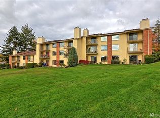 23301 Lakeview Dr, Mountlake Terrace, WA 98043