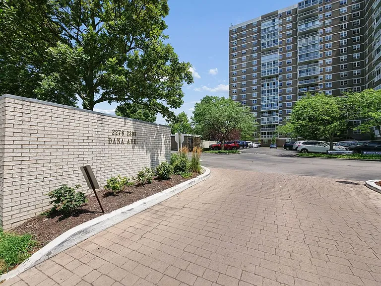 2332 Dana Ave — Photo 32