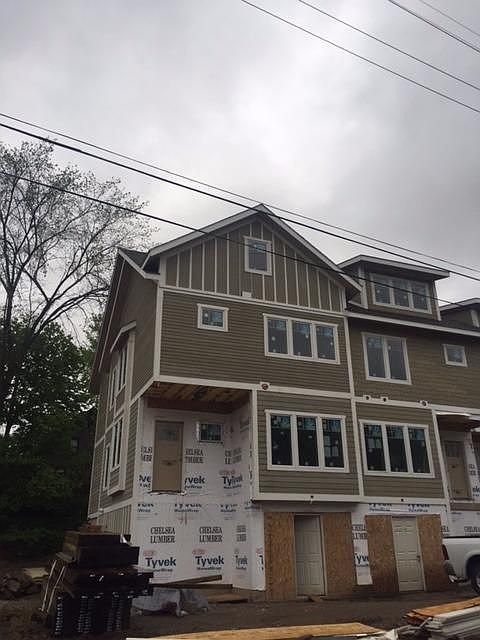 1st image of 307 W Davis Ave