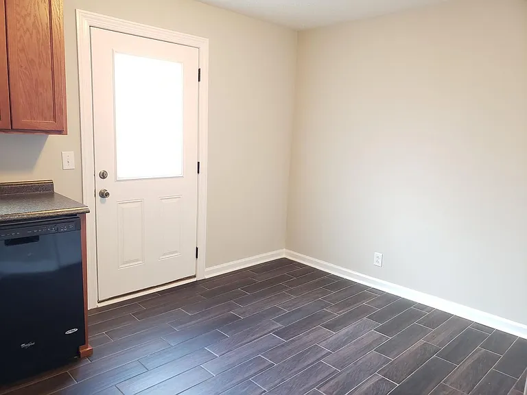 610 Commerce St #21 — Photo 10