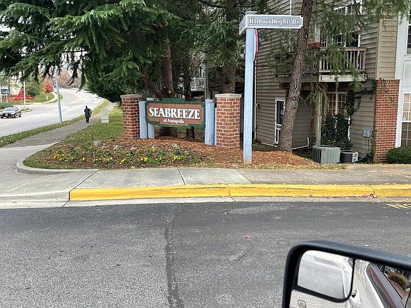 2nd image of 42 Harbour Heights Dr