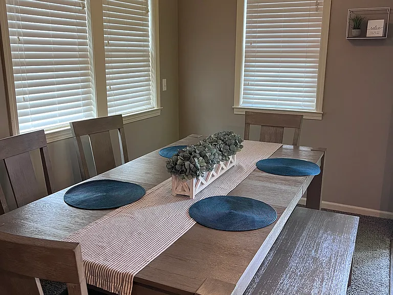 221 Blackstone Dr — Photo 2